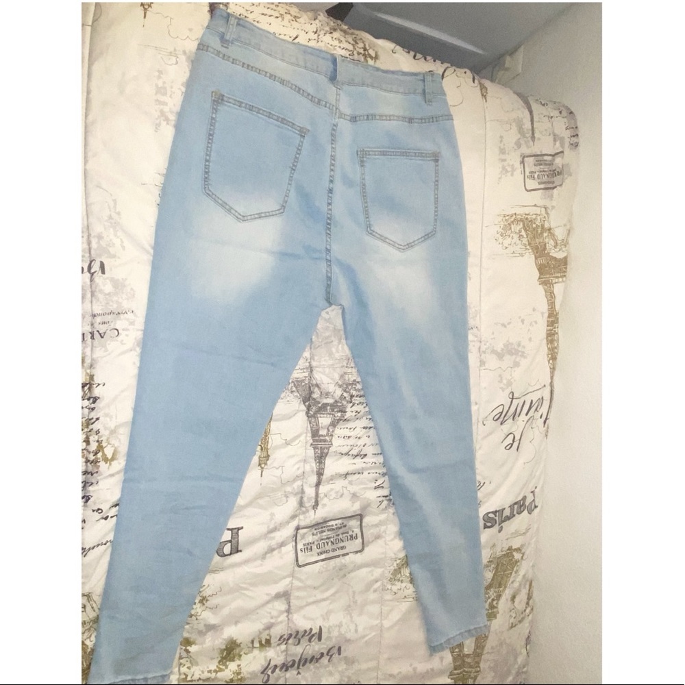 Jeans - Picture 3 of 3